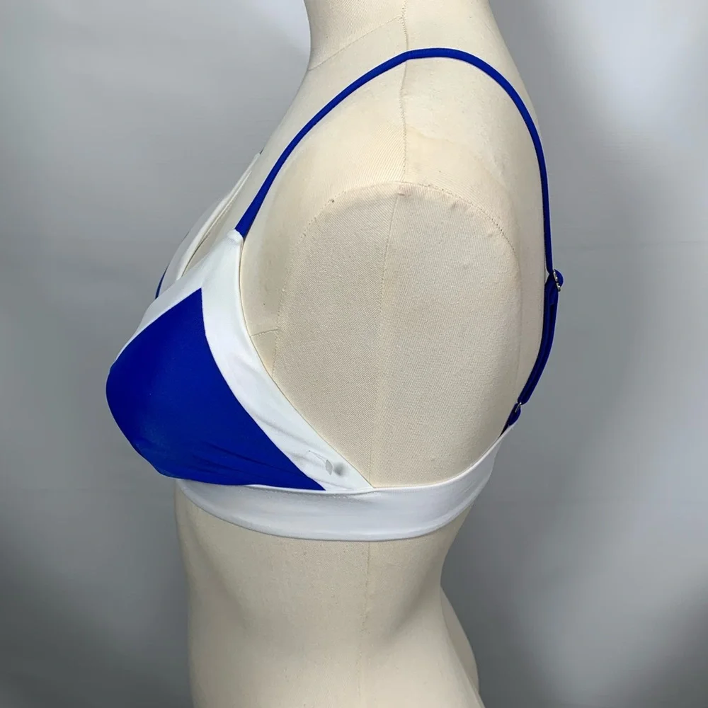 Express ColorBlock Triangle‎ Bikini Top - Picture 3 of 7